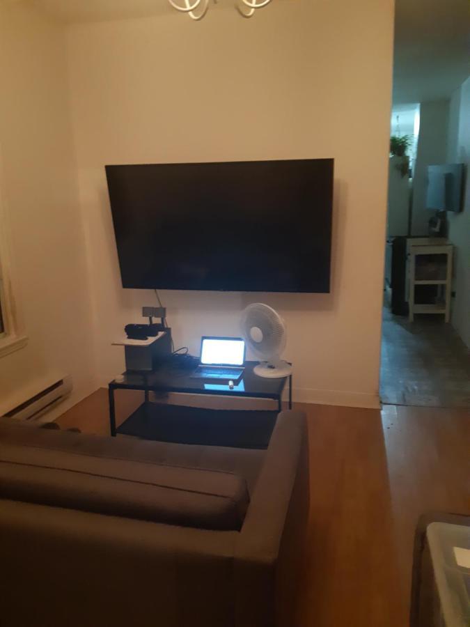 Check-In 1Pm To 11Pm II Room B Montréal Dış mekan fotoğraf